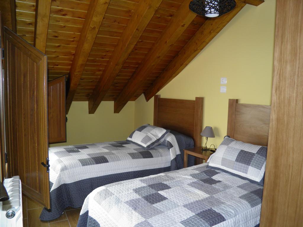 Apartamentos Turisticos Пенафиел Номер фото